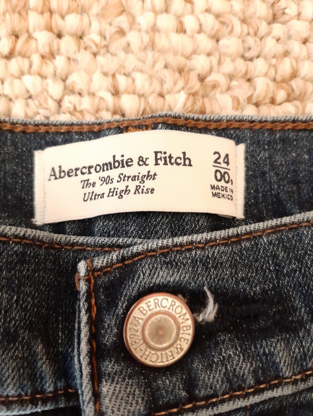 Abercrombie & Fitch The 90's Straight Ultra High Rise Jeans size 00 - Picture 9 of 10
